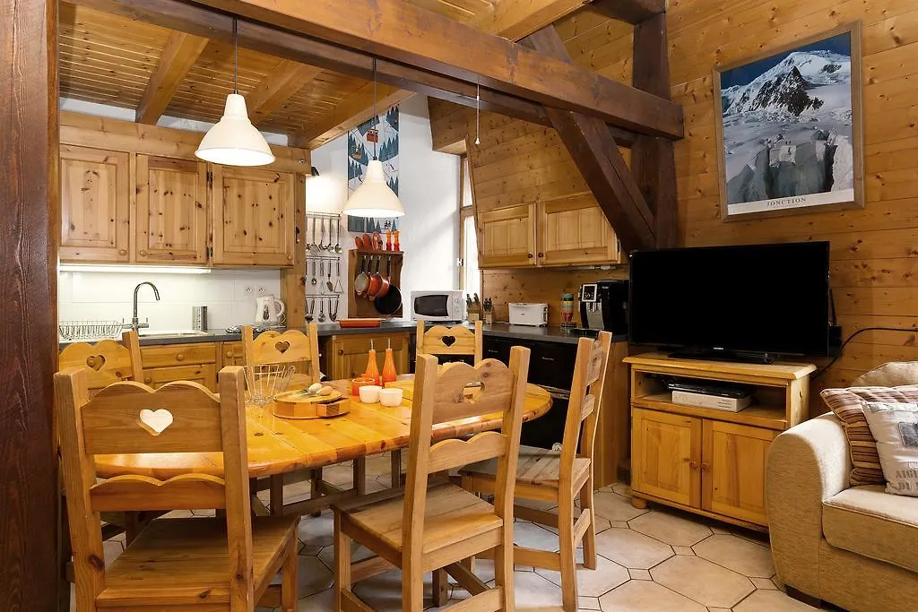 Apartment Vila 1 - Cosy Central Chamonix Loft 0*,  Франция